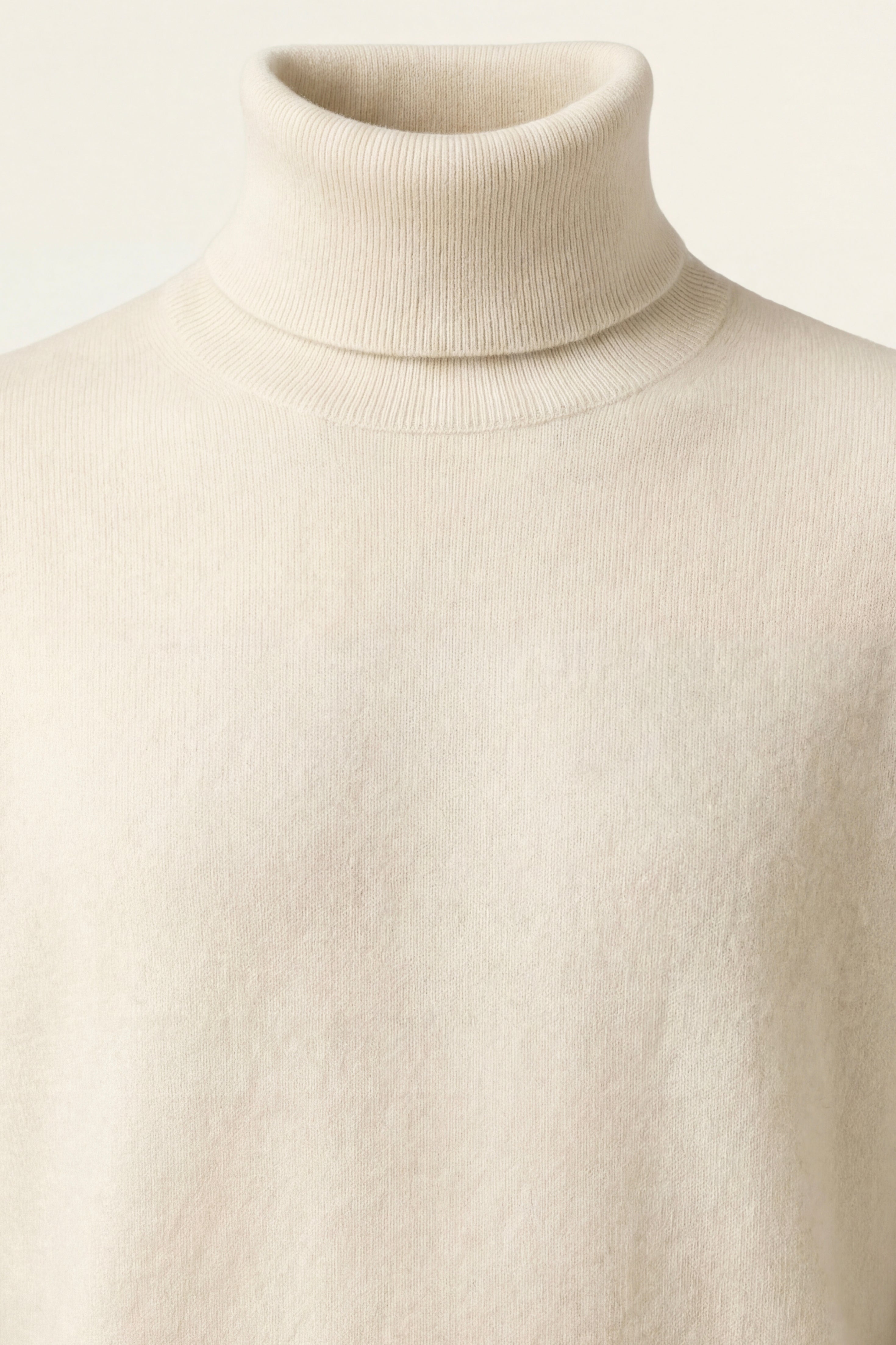 Avenzo Cashmere Turtleneck Ivory