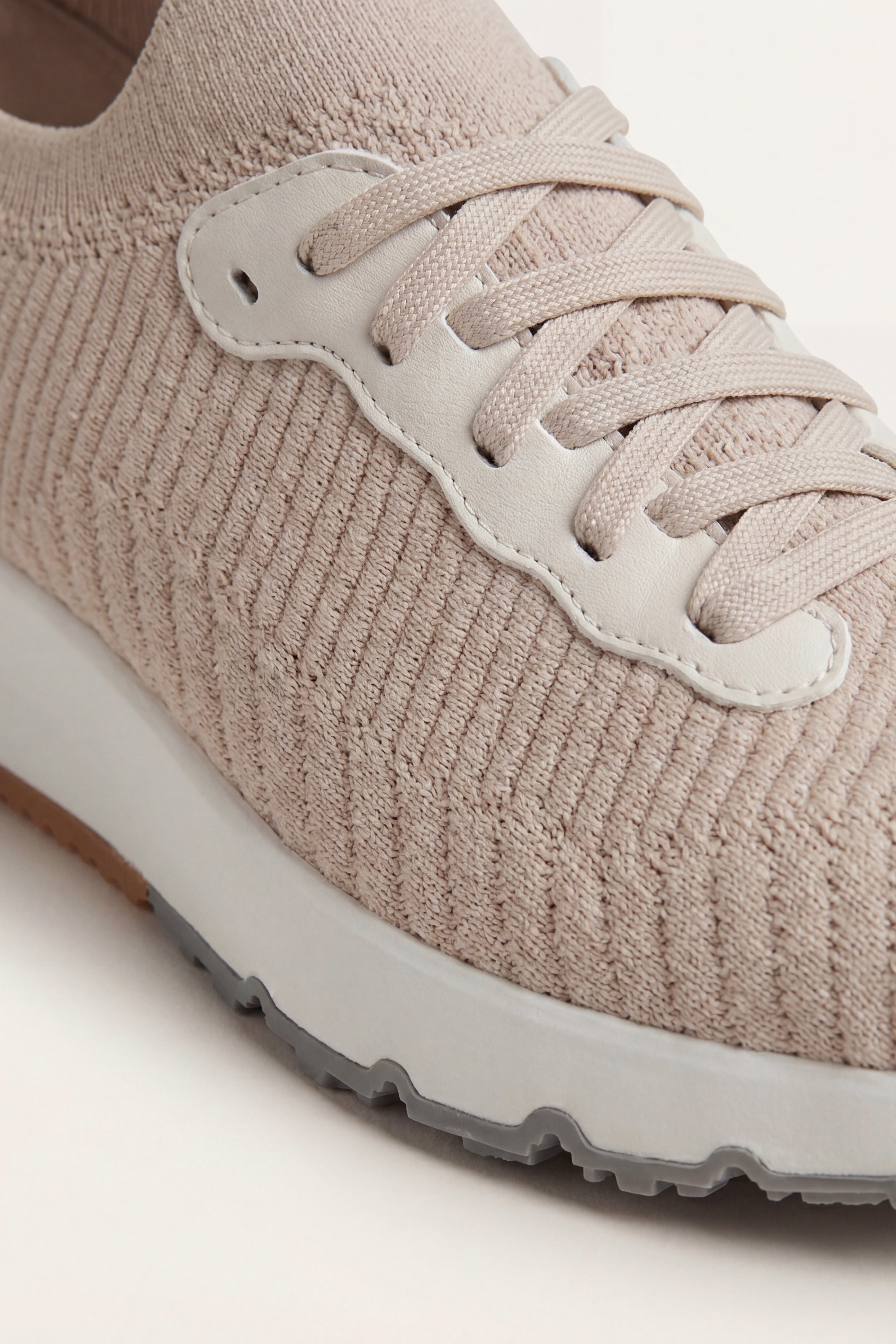 Avelino Mesh Runner Light Beige