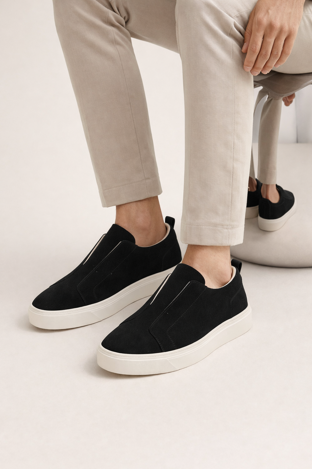 LeoMar V1 Suede Slip-On Black