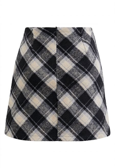 Iconic Plaid Pattern Mini Bud Skirt in Black
