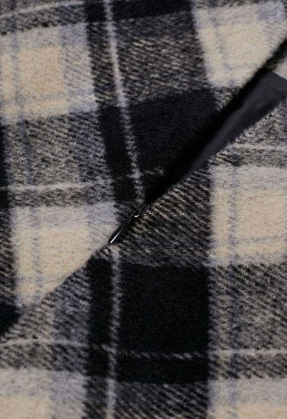 Iconic Plaid Pattern Mini Bud Skirt in Black