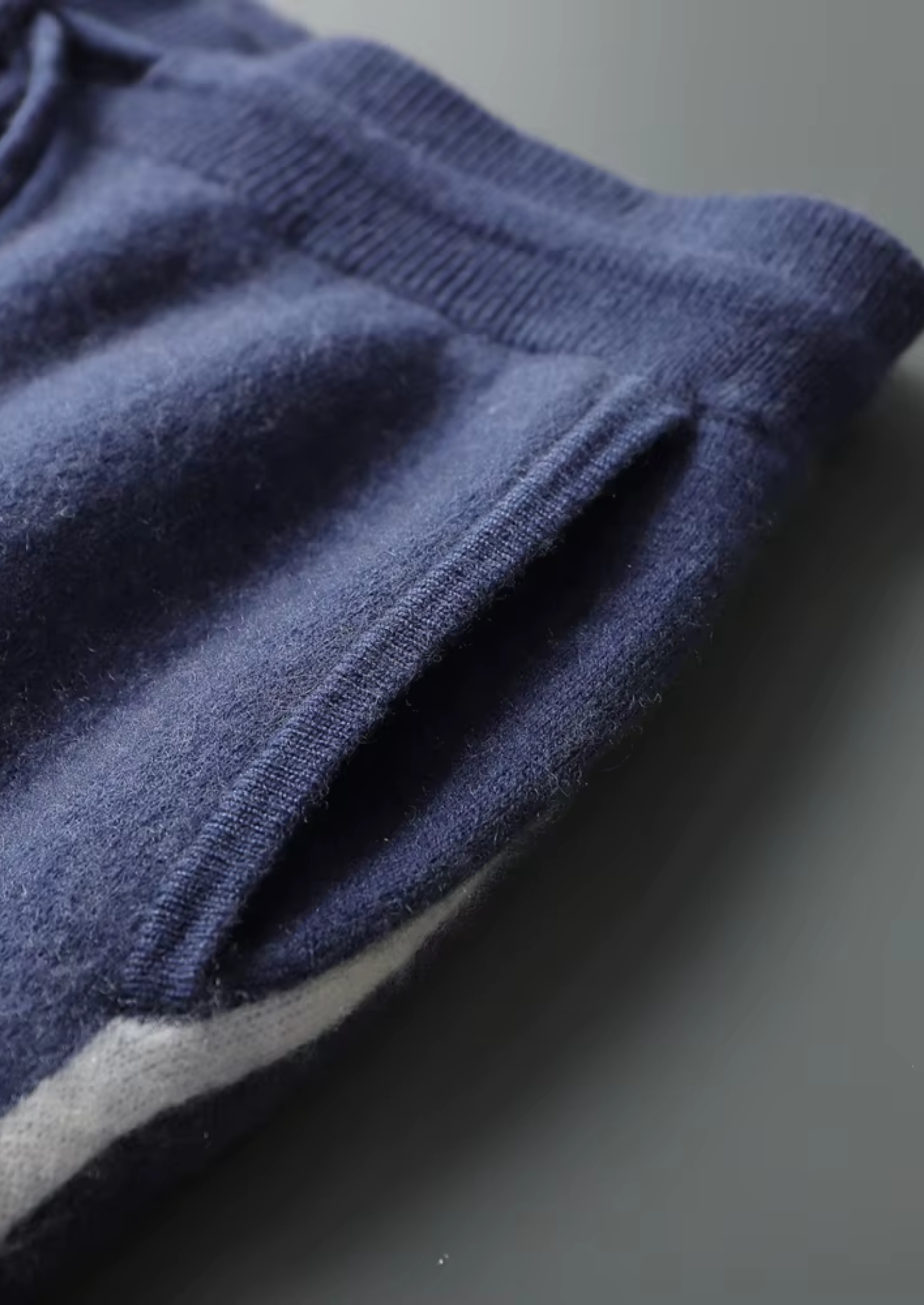 Leonis Cashmere Set Navy