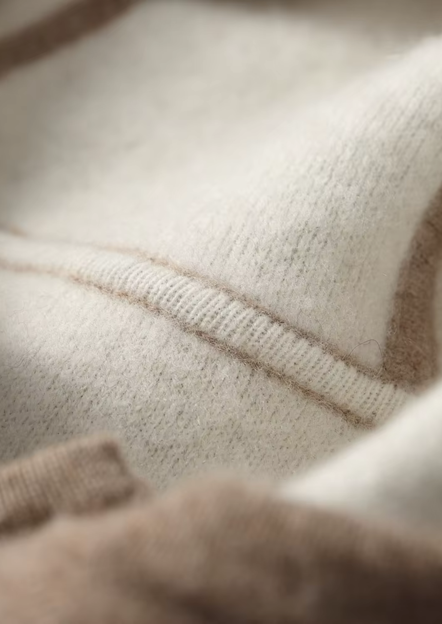 Leonis Cashmere Set Beige