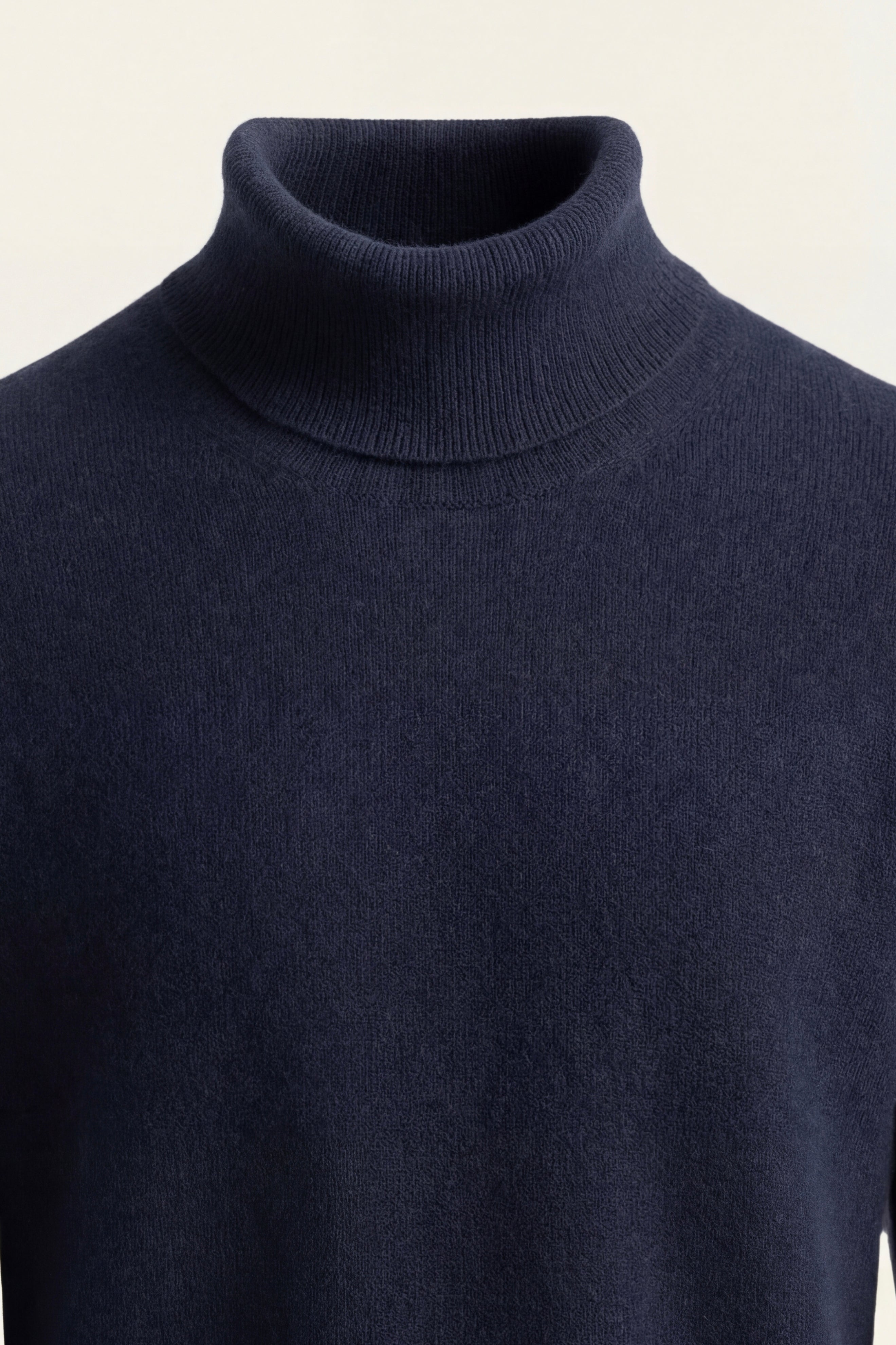 Avenzo Cashmere Turtleneck Navy