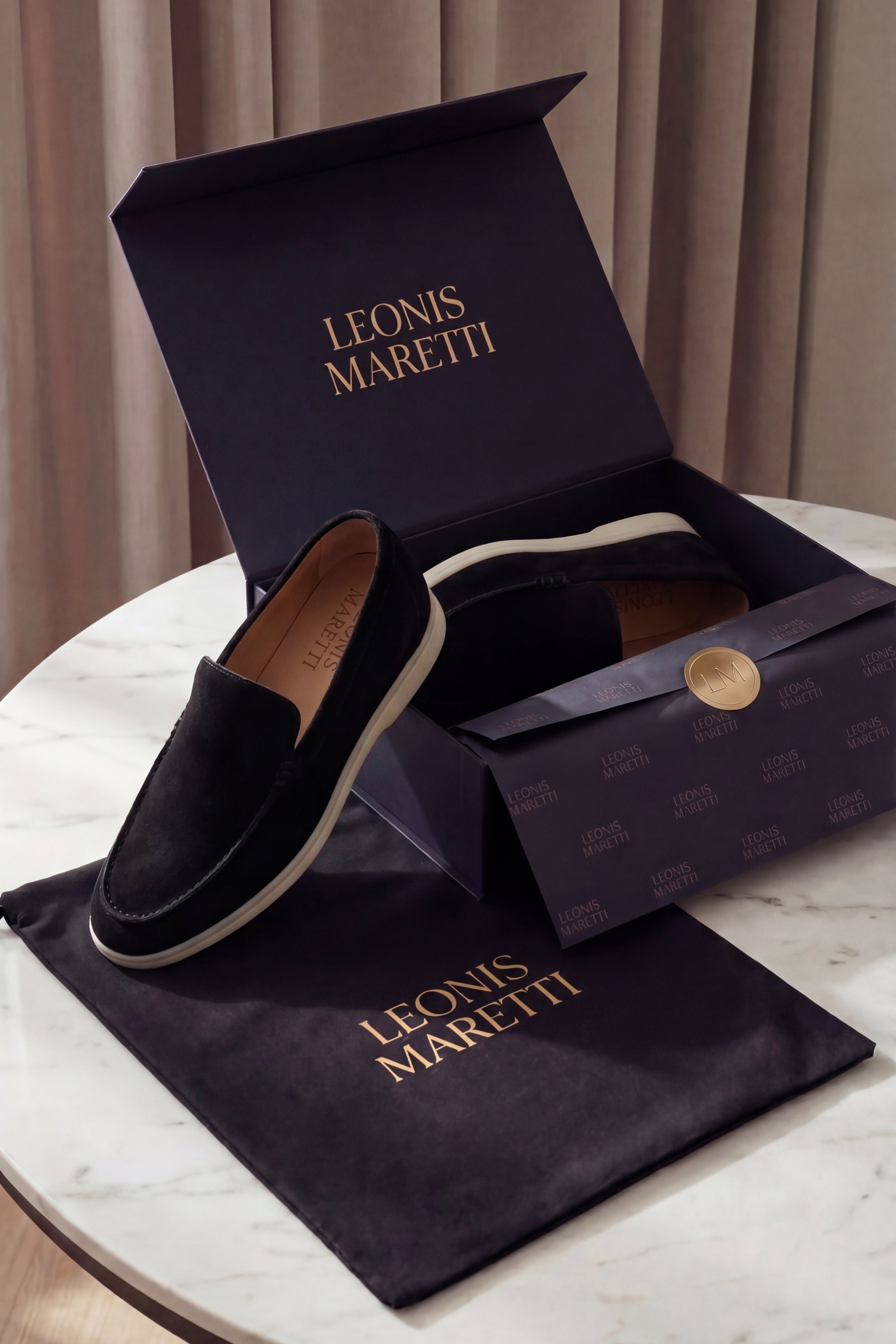 Leonis Suede Loafers Black