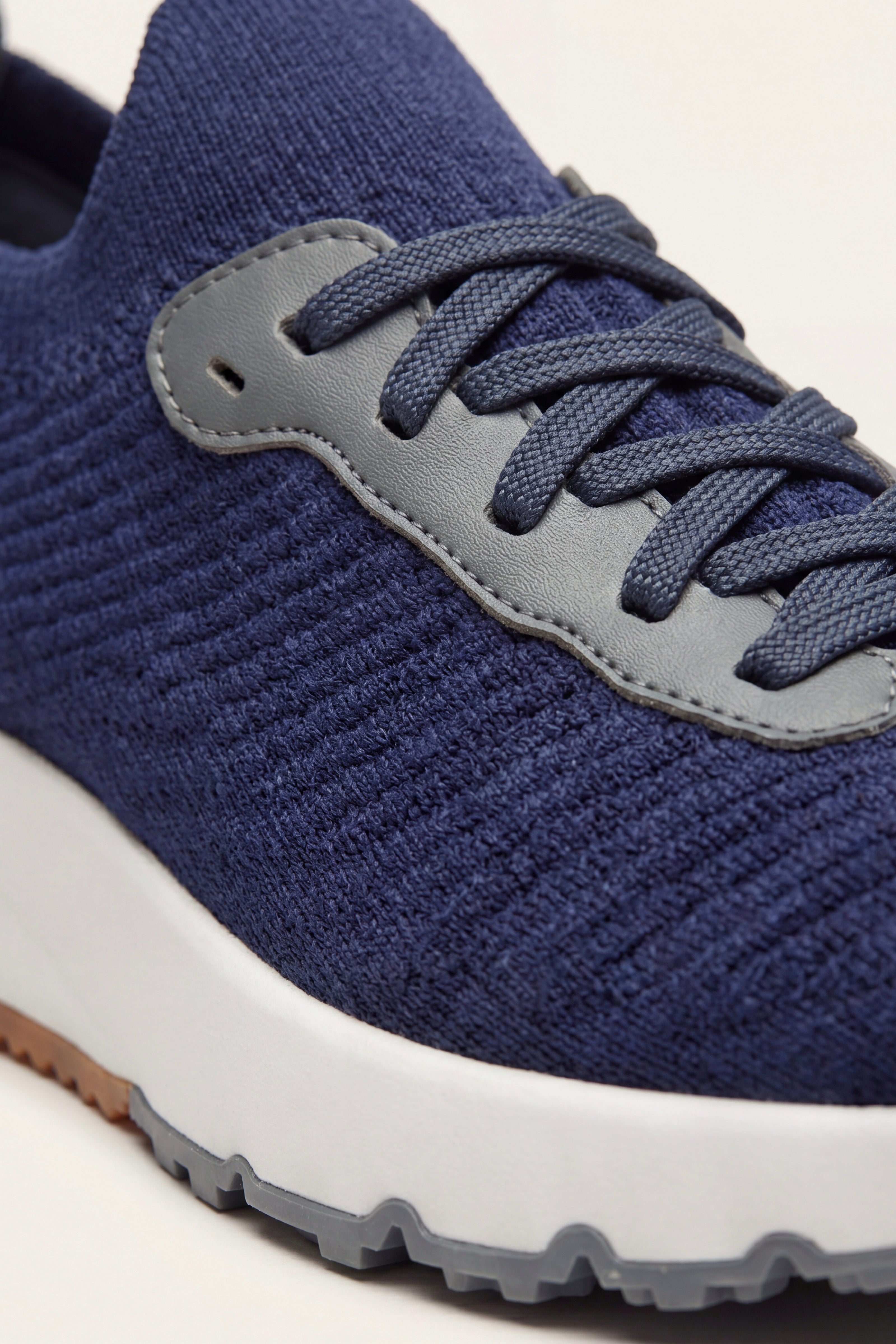 Avelino Mesh Runner Navy