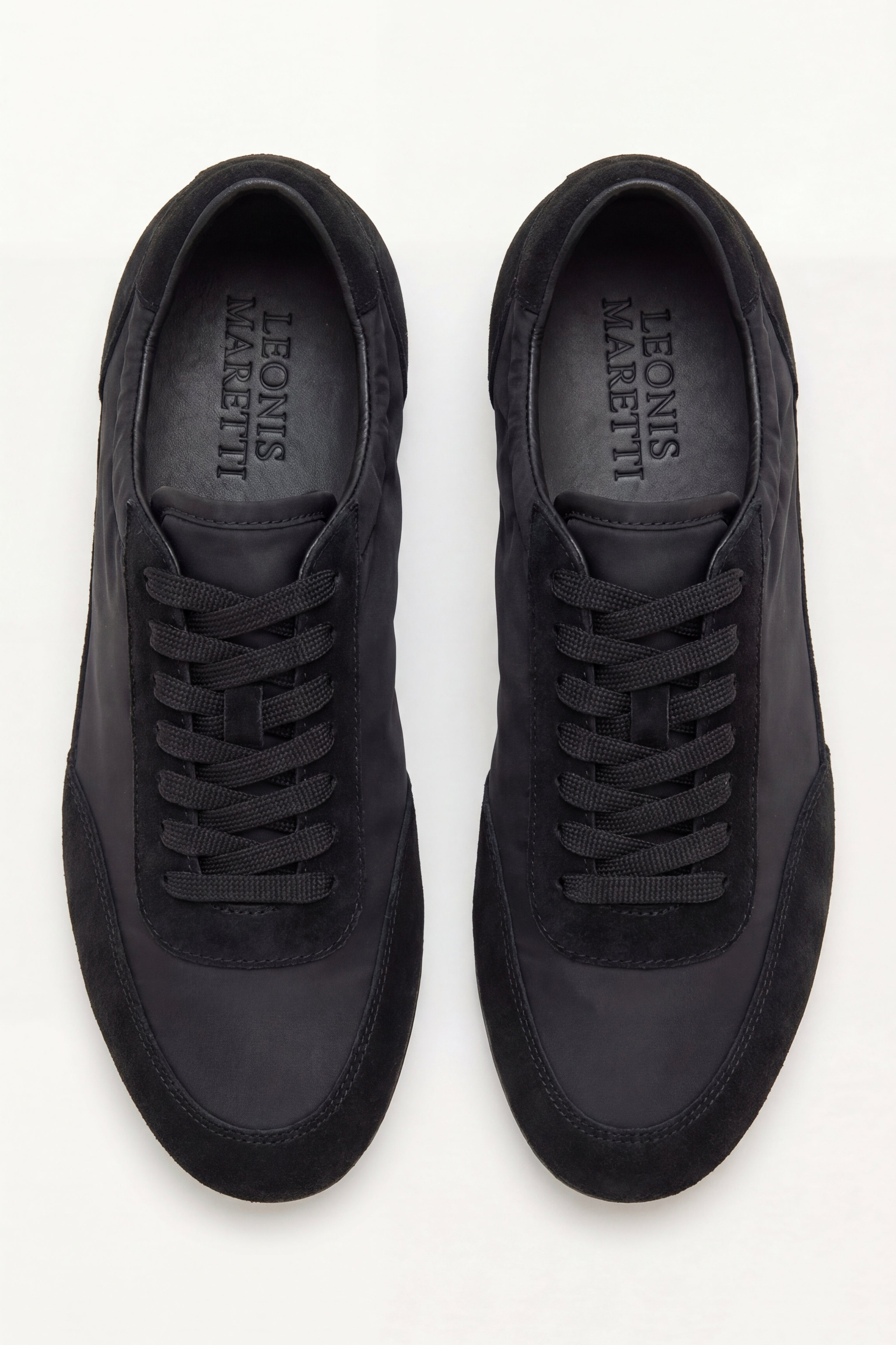 Averno Low Sneakers Black